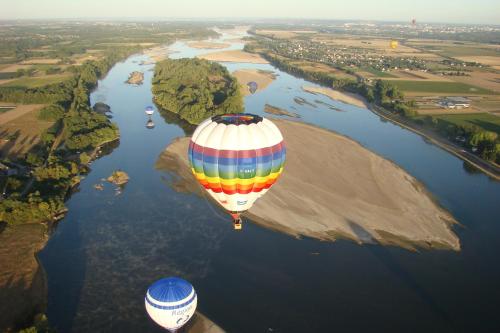 Beach, Cosy Flat vue chateau Loire a velo in Saumur Beach, Cosy Flat vue chateau Loire a velo in Saumur