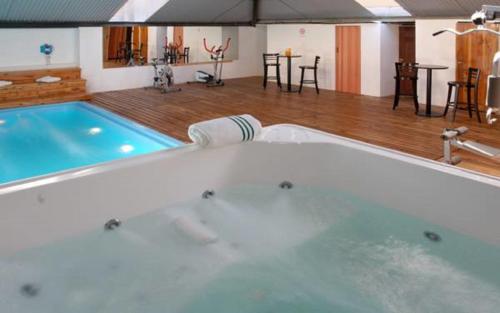 Гореща вана, Monte Cervino Hotel & Spa in Сан Карлос де Барилоче Гореща вана, Monte Cervino Hotel & Spa in Сан Карлос де Барилоче