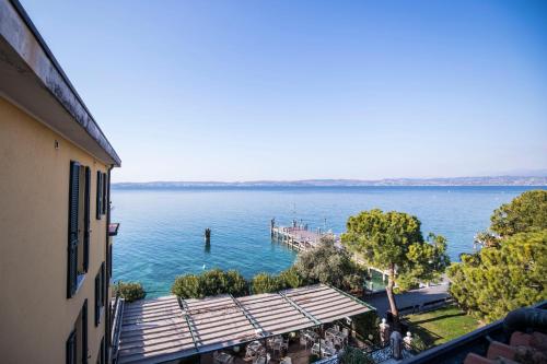 Kilátás, Hotel Sirmione in Óváros Kilátás, Hotel Sirmione in Óváros