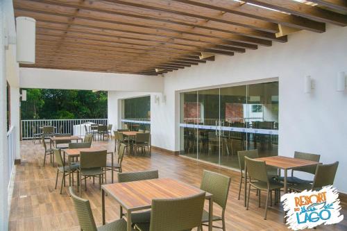 Restaurant, Apto Resort do Lago Ate 8 pessoas - Valor Promocional in Jardim Metodista Restaurant, Apto Resort do Lago Ate 8 pessoas - Valor Promocional in Jardim Metodista