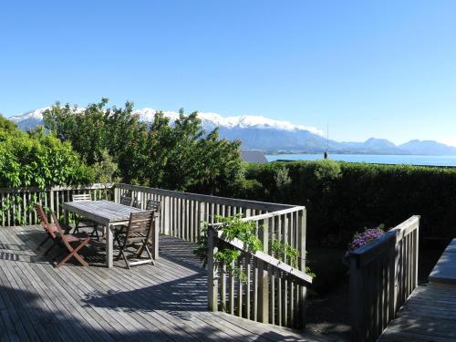 Entrance, Dolphin Lodge in Kaikoura Entrance, Dolphin Lodge in Kaikoura
