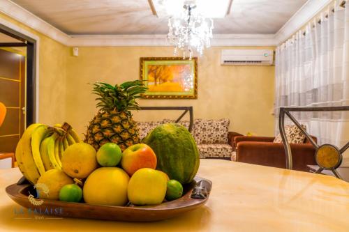 Hôtel Résidence la Falaise in Douala Hôtel Résidence la Falaise in Douala