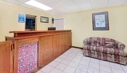 Фойє, Travelodge by Wyndham Chambersburg in Чемберсберг (Пенсильванія) Фойє, Travelodge by Wyndham Chambersburg in Чемберсберг (Пенсильванія)