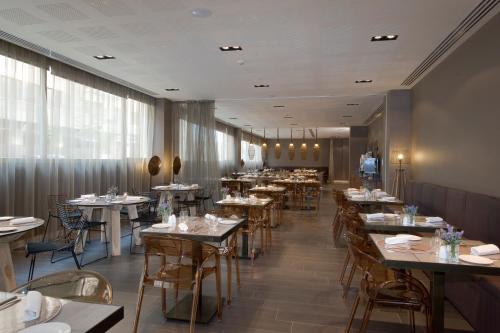 This photo about Rafaelhoteles Forum Alcala shared on HyHotel.com