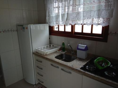 This photo about Apartamentos Recanto da Costa shared on HyHotel.com