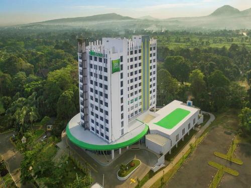 Exterior view, IBIS Styles Bogor Raya in Bogor Exterior view, IBIS Styles Bogor Raya in Bogor