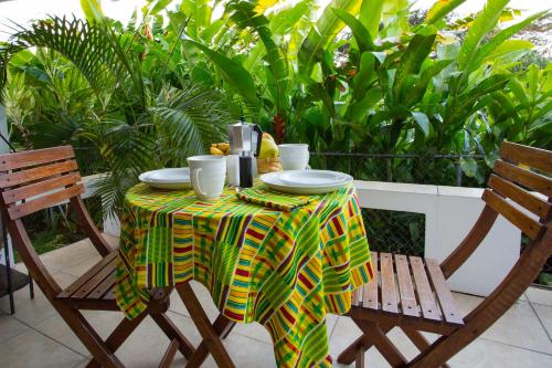 parveke/terassi, smithy's eco-apartment in Morne Jaloux Ridge parveke/terassi, smithy's eco-apartment in Morne Jaloux Ridge