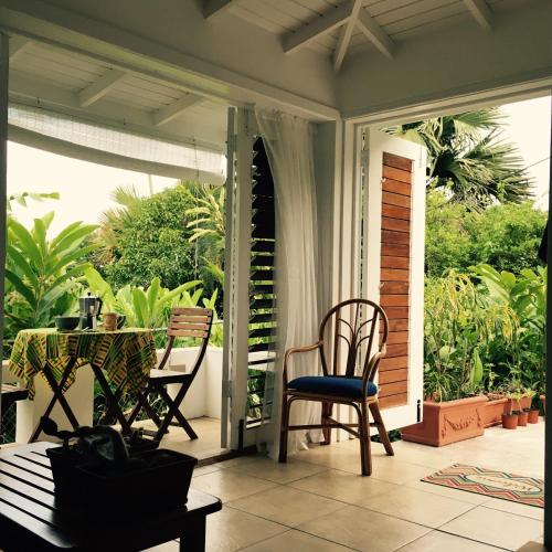 parveke/terassi, smithy's eco-apartment in Morne Jaloux Ridge parveke/terassi, smithy's eco-apartment in Morne Jaloux Ridge