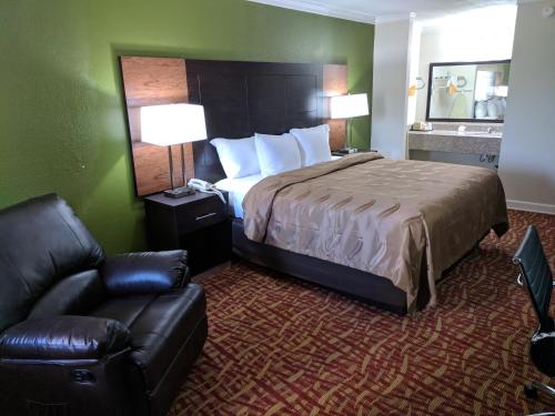 This photo about Quality Inn Forrest City I-40 shared on HyHotel.com