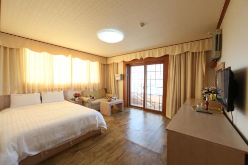 This photo about Oceanview Resotel shared on HyHotel.com