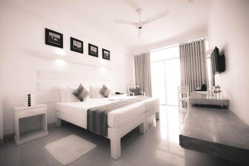 Beacon Beach Hotel in Negombo Beacon Beach Hotel in Negombo