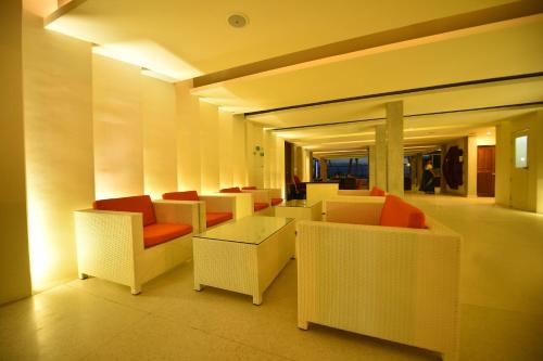 Lobby, Beacon Beach Hotel in Negombo Lobby, Beacon Beach Hotel in Negombo