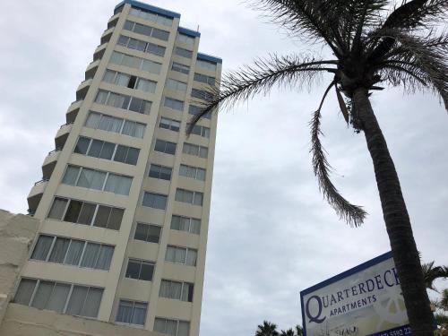 Hotel Quarterdeck Apartments
