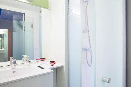 Fürdőszoba, ibis budget Thonon-les-Bains in Thonon-les-Bains Fürdőszoba, ibis budget Thonon-les-Bains in Thonon-les-Bains