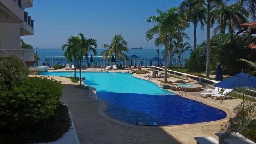 This photo about Apartamentos Suiteline Exclusivo - Frente al Mar shared on HyHotel.com