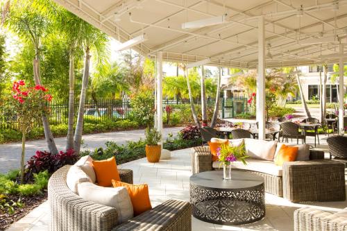 Bar/lounge, The Grove Resort & Water Park Orlando in Disney West Area Bar/lounge, The Grove Resort & Water Park Orlando in Disney West Area