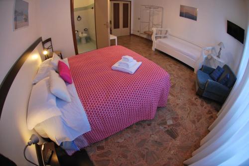 This photo about La Casa Reggina shared on HyHotel.com