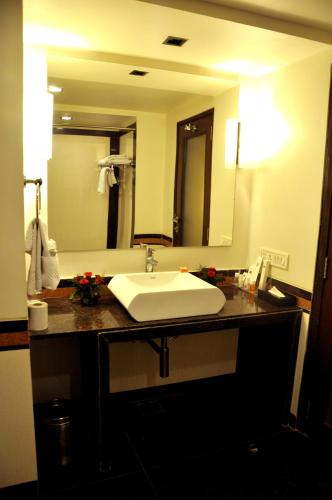 This photo about SureStay Plus Hotel by Best Western Indore shared on HyHotel.com
