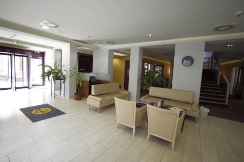 Tampilan eksterior, Szent Gellert Hotel in Szekesfehervar Tampilan eksterior, Szent Gellert Hotel in Szekesfehervar