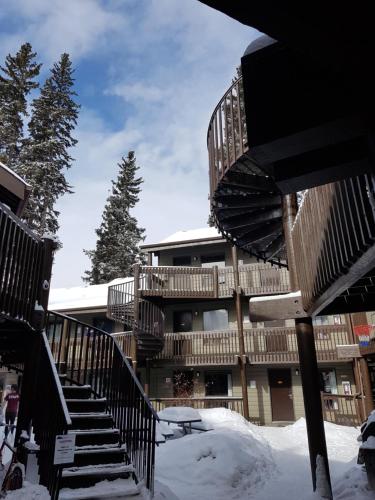 Létesítmények, Banff International Hostel in Banff (AB) Létesítmények, Banff International Hostel in Banff (AB)