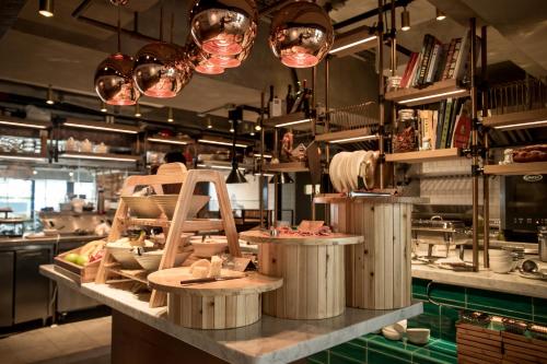 Food and beverages, Southside by Ovolo in Hong Kong Island South Food and beverages, Southside by Ovolo in Hong Kong Island South