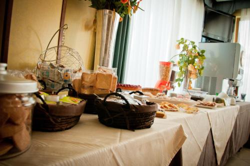 Comida y bebida, Aerhotel Phelipe in Lamezia Terme Comida y bebida, Aerhotel Phelipe in Lamezia Terme