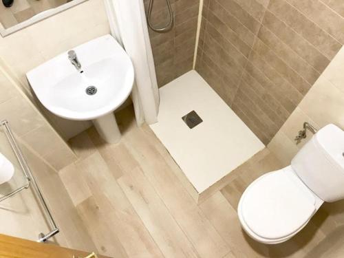 Baño, Hostal Casa Torrent in Canet De Mar Baño, Hostal Casa Torrent in Canet De Mar
