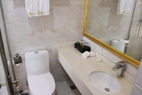 This photo about Shenzhen Senzhirun Hotel shared on HyHotel.com