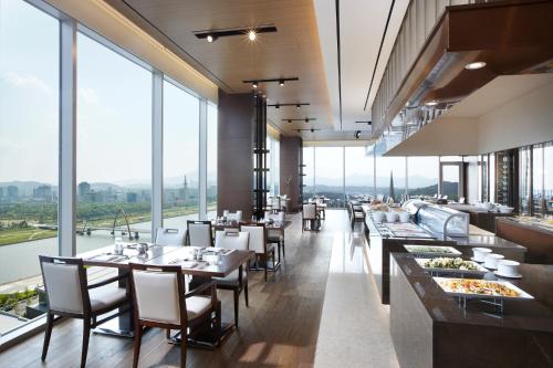 Restaurant, LOTTE City Hotel Daejeon in Daejeon Restaurant, LOTTE City Hotel Daejeon in Daejeon