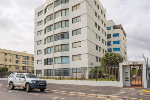 Luxurious Beach Front