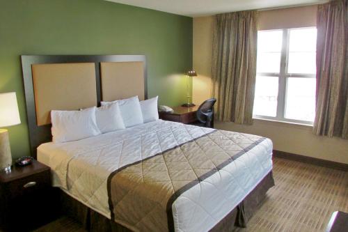 Extended Stay America Suites - Atlanta - Alpharetta - Northpoint - West in Alpharetta Extended Stay America Suites - Atlanta - Alpharetta - Northpoint - West in Alpharetta