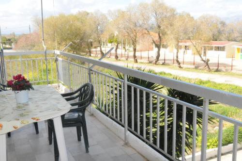 Балкон, Kinetta Apartments in Аджія Апостолі Балкон, Kinetta Apartments in Аджія Апостолі