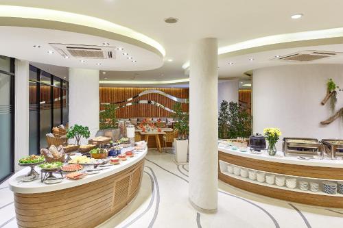 Toit ja joogid, Bandara Phuket Beach Resort in Panwa Cape Toit ja joogid, Bandara Phuket Beach Resort in Panwa Cape