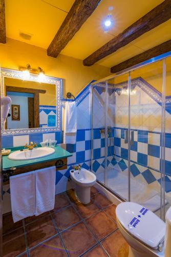 Kamar Mandi, Hotel Rural Almazara in Nerja Kamar Mandi, Hotel Rural Almazara in Nerja