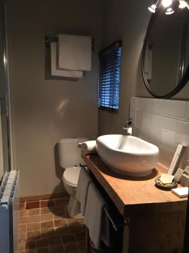 Bathroom, Manoir de La Muette in Isneauville Bathroom, Manoir de La Muette in Isneauville