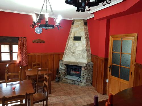 Паб/Коктейль-бар, La Casa Vieja en Valdeon in Посада де Вальдерон Паб/Коктейль-бар, La Casa Vieja en Valdeon in Посада де Вальдерон