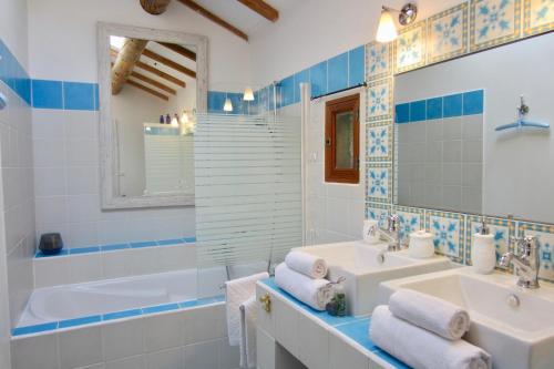 This photo about Le Mas de l'Oleandre shared on HyHotel.com