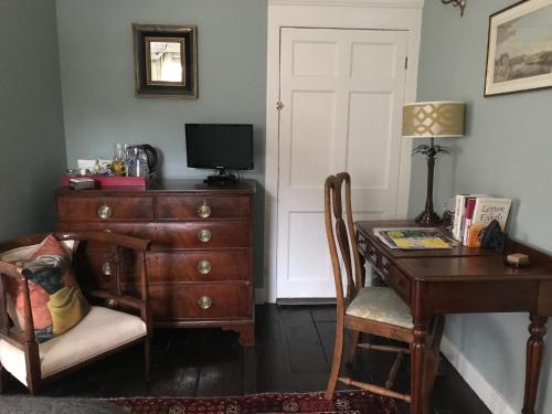 This photo about Poplar House shared on HyHotel.com