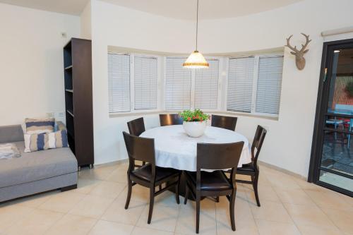 Sweet Home in Leva'ot Sweet Home in Leva'ot