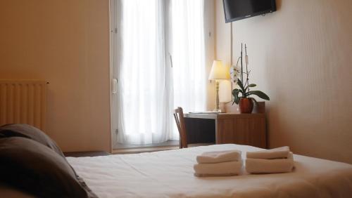 Logis Saint Louis in La Suze-sur-Sarthe Logis Saint Louis in La Suze-sur-Sarthe