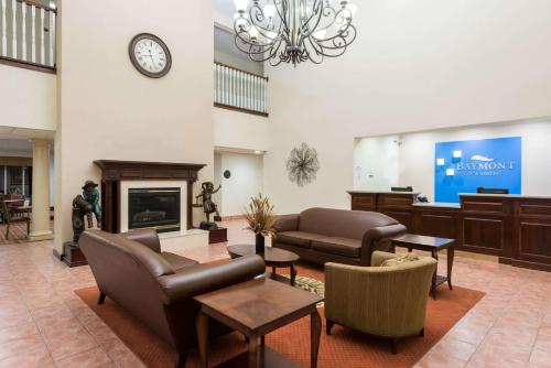 Lobby, Seasons Inn & Suites Highland in Highland (IL) Lobby, Seasons Inn & Suites Highland in Highland (IL)