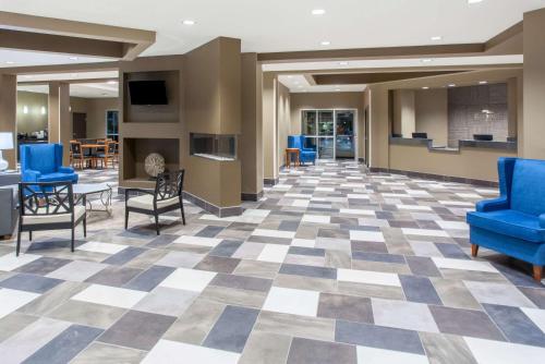 Lobby, Baymont by Wyndham Grand Forks in Grand Forks Lobby, Baymont by Wyndham Grand Forks in Grand Forks