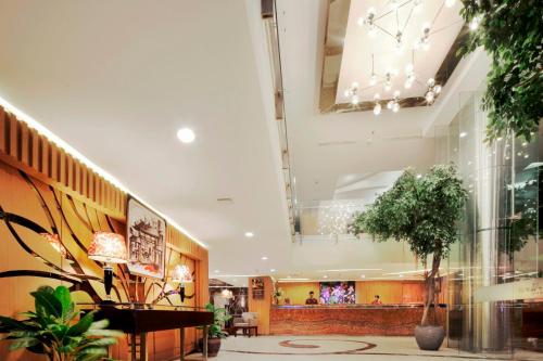 Lobby, The Alana Hotel Surabaya in Surabaya Lobby, The Alana Hotel Surabaya in Surabaya
