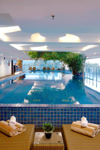 Bể bơi, The Alana Hotel Surabaya in Surabaya Bể bơi, The Alana Hotel Surabaya in Surabaya
