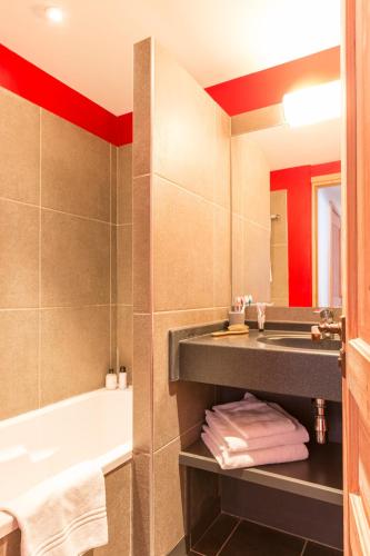 Residence Pierre & Vacances Premium les Crets in Meribel Residence Pierre & Vacances Premium les Crets in Meribel