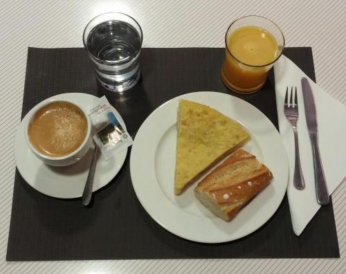 Comida y bebida, Hotel Bedoya in Santander Comida y bebida, Hotel Bedoya in Santander