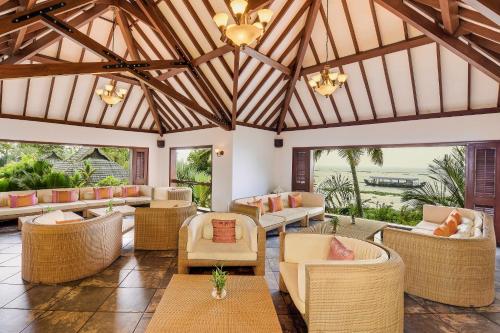 Đồ ăn và thức uống, The Zuri Kumarakom - Kerala Resort & Spa in Kumarakom Đồ ăn và thức uống, The Zuri Kumarakom - Kerala Resort & Spa in Kumarakom