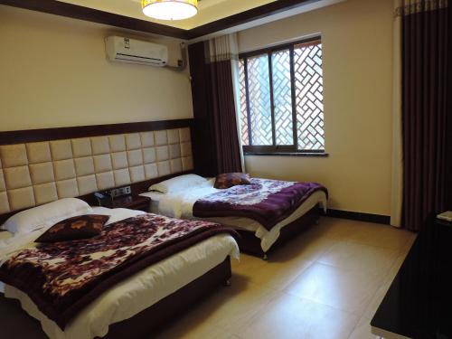 This photo about TOWO Toppin Hotel Emeishan Linggongli shared on HyHotel.com