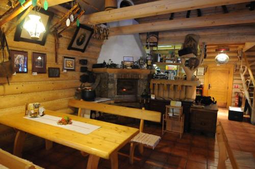 مطعم, Rozprávková dedinka (Rozpravkova dedinka) in Dolny Kubin Town Center مطعم, Rozprávková dedinka (Rozpravkova dedinka) in Dolny Kubin Town Center