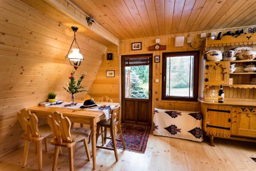 Létesítmények, Domek z duszą i kominkiem w sercu Gorców w Łopusznej ,duży ogród a psy za darmo (Domek z dusza i kominkiem w sercu Gorcow w Lopusznej , przyjmujemy psy bezplatnie,duzy ogrodzony ogr) in Lopuszna Létesítmények, Domek z duszą i kominkiem w sercu Gorców w Łopusznej ,duży ogród a psy za darmo (Domek z dusza i kominkiem w sercu Gorcow w Lopusznej , przyjmujemy psy bezplatnie,duzy ogrodzony ogr) in Lopuszna